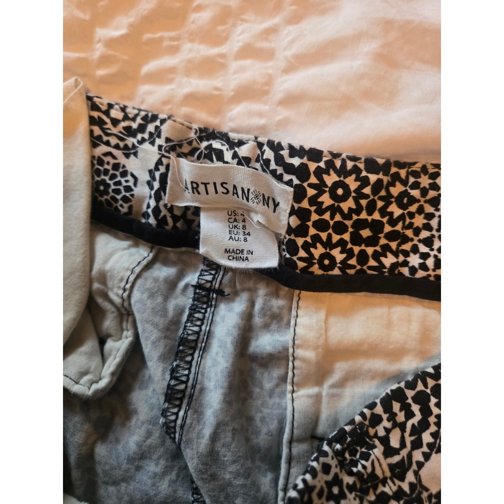 Artisan‎ NY Womens Black White Geometric Mandala Print Stretch Shorts Size 4 - Picture 4 of 5